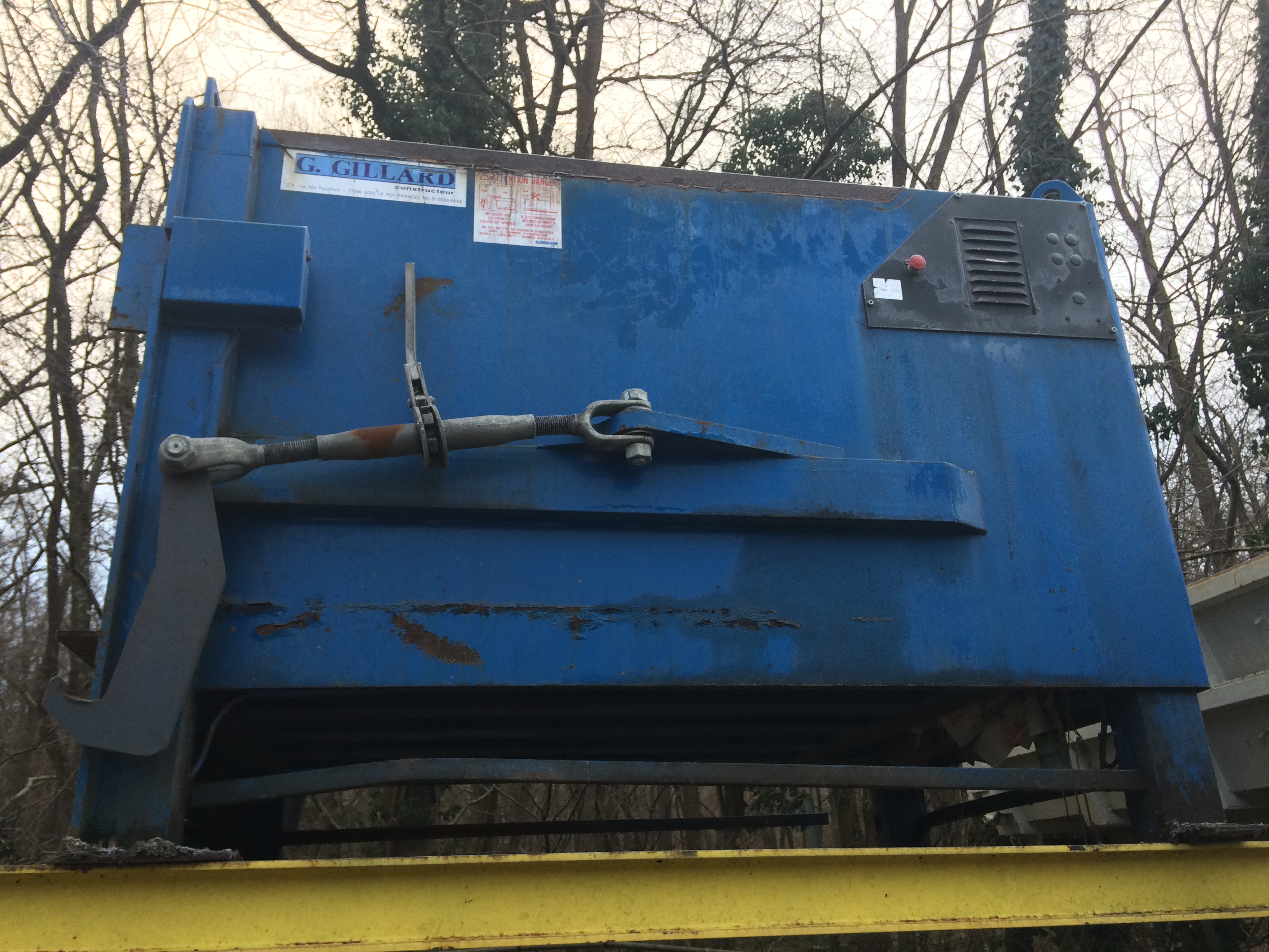 Réf.04 - Compacteur Poste fixe S25 Gillard