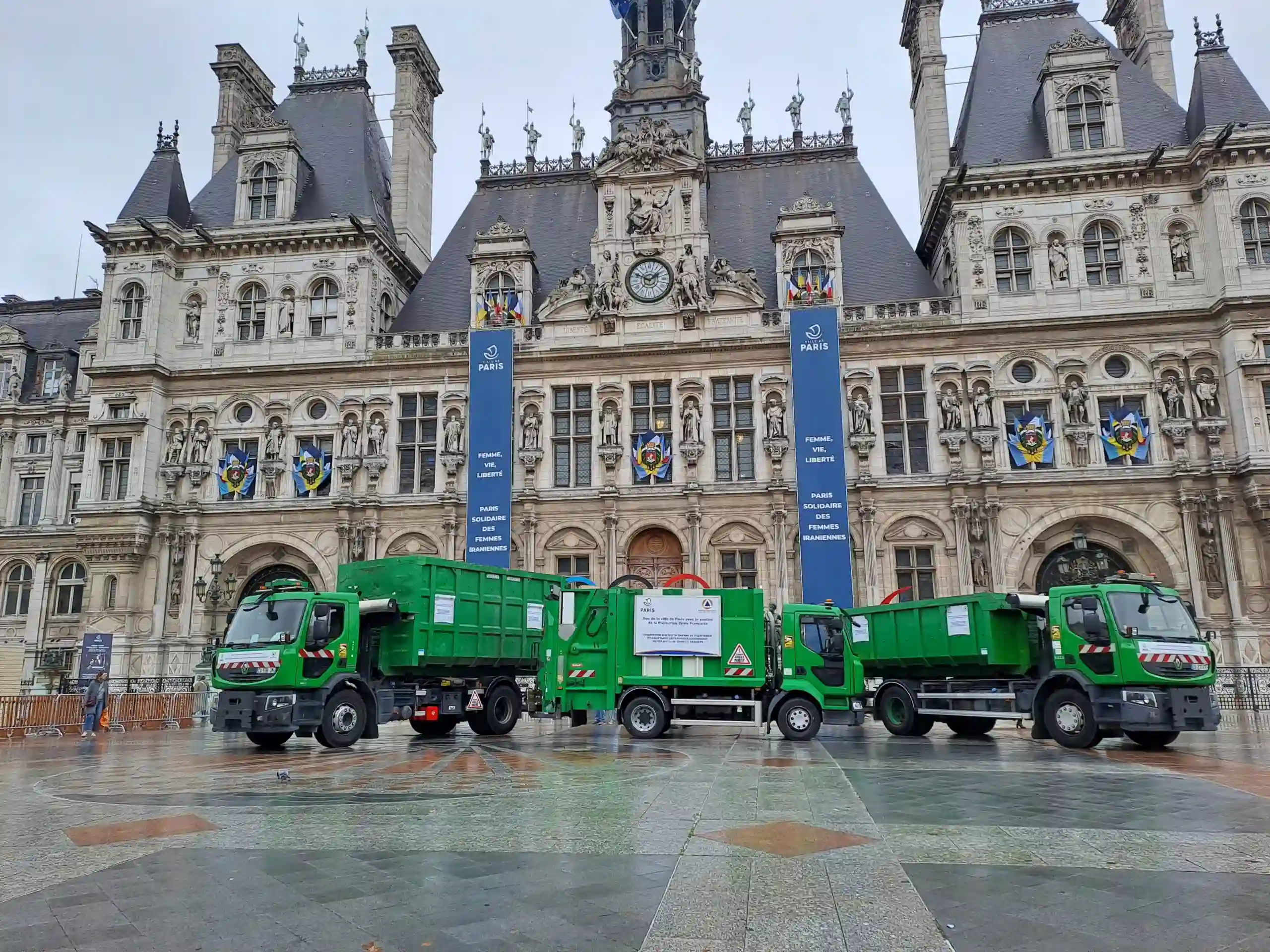 don-ville-de-paris-kharkiv-ukraine-bennes-gillard-renovees-vehicules-reformes-2022